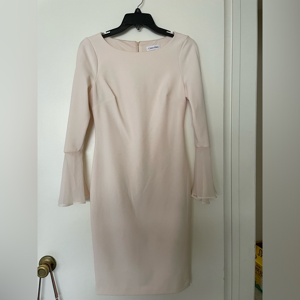 Long sleeve, light pink, button sleeve design, SIZE 2, zipper back, Calvin Klein